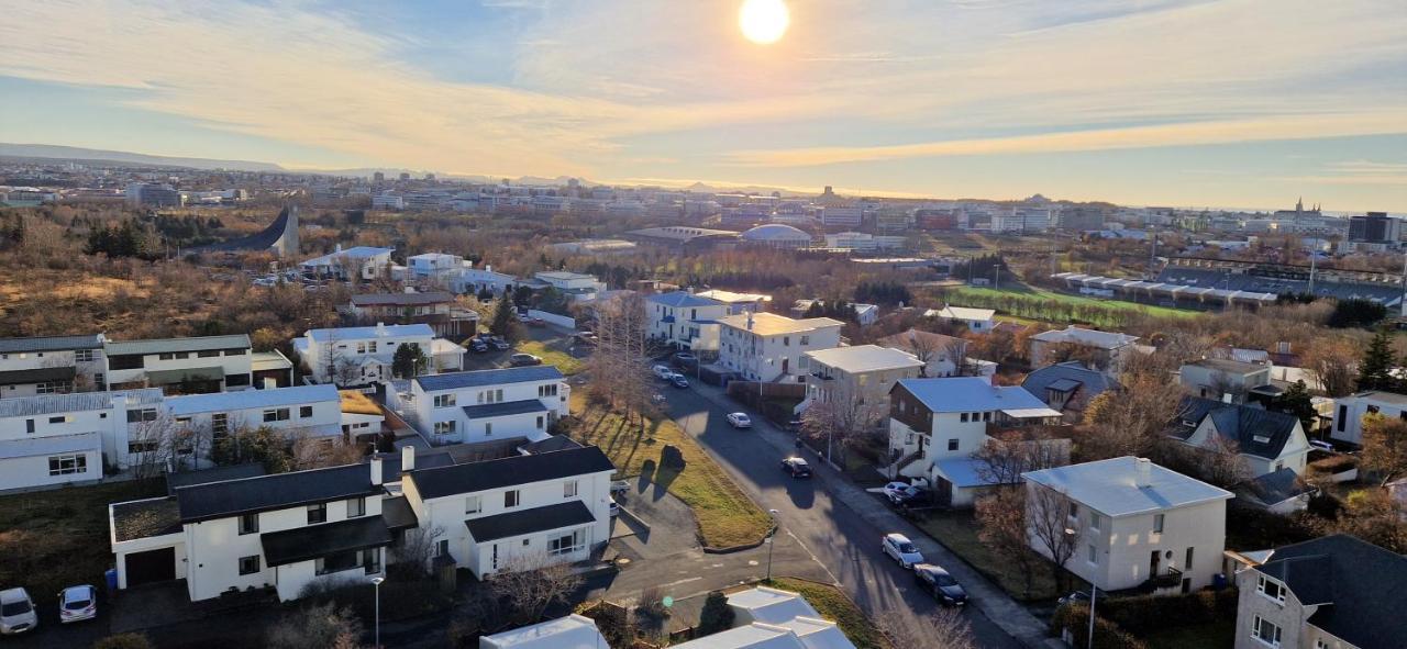 Panoramic Studio Apartment With Stunning View - Free Parking Reykjavik Bagian luar foto